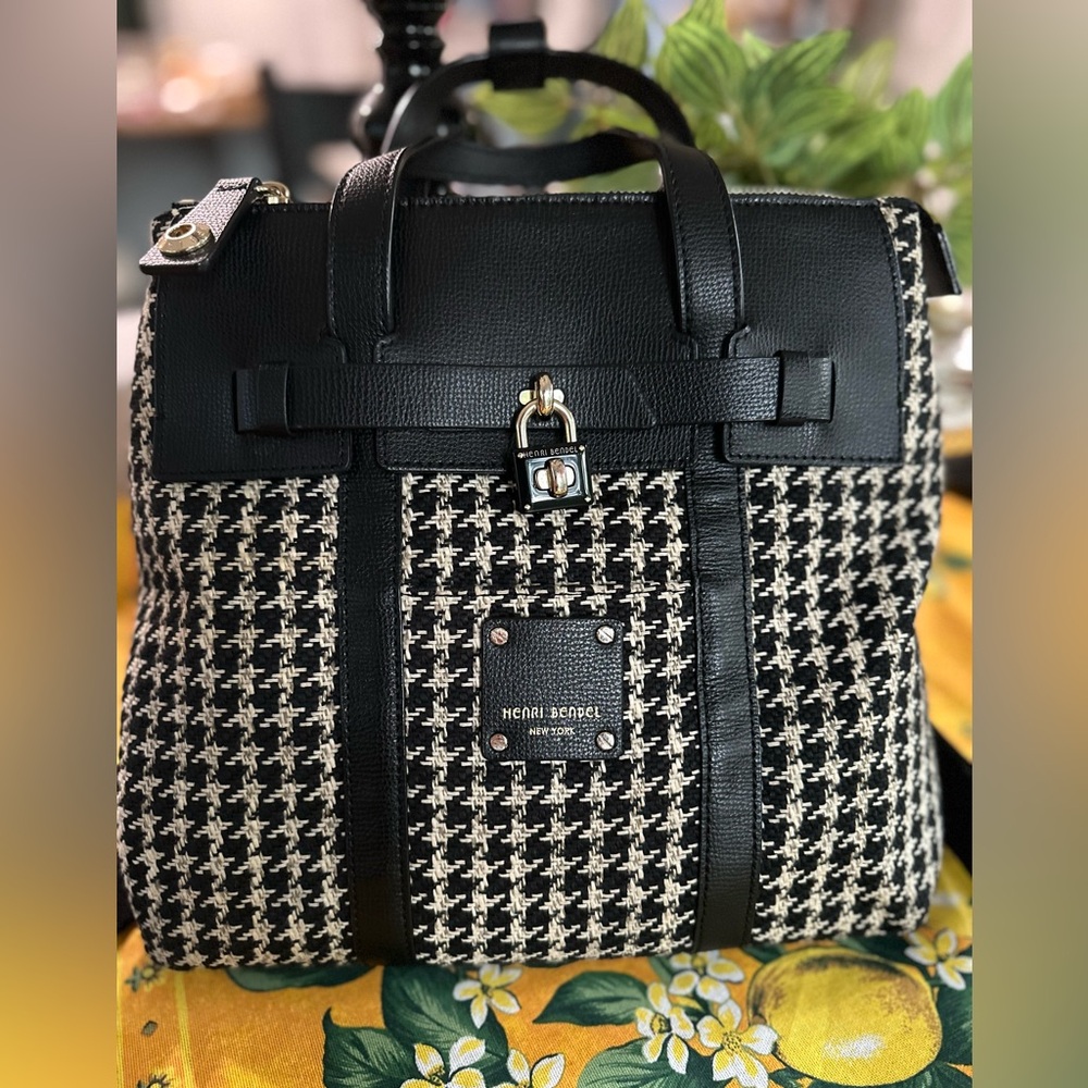 Beautiful 2018 Henri Bendel Houndstooth Jetsetter Convertible Tweed Backpack EUC - Picture 2 of 10